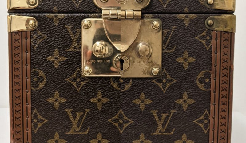 rénovation d'une boite à flacon Louis vuitton